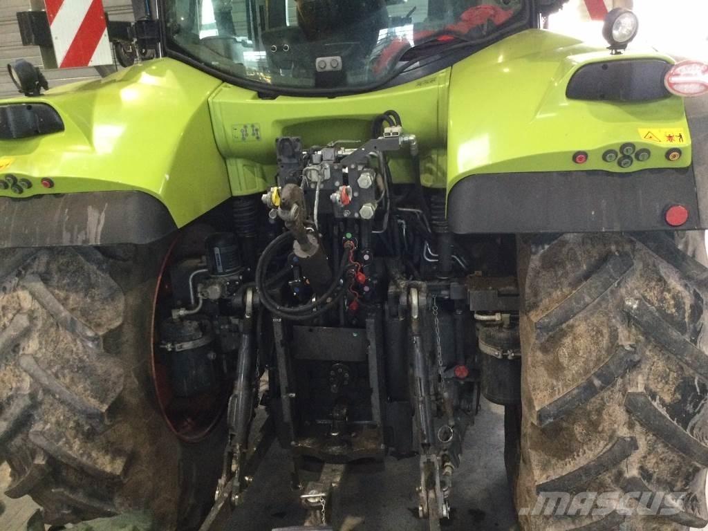 CLAAS ARION 550 Trattori