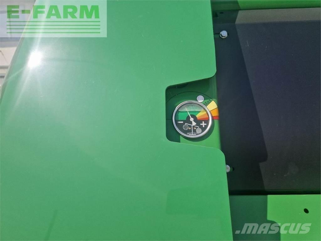 John Deere V451M Presse quadre