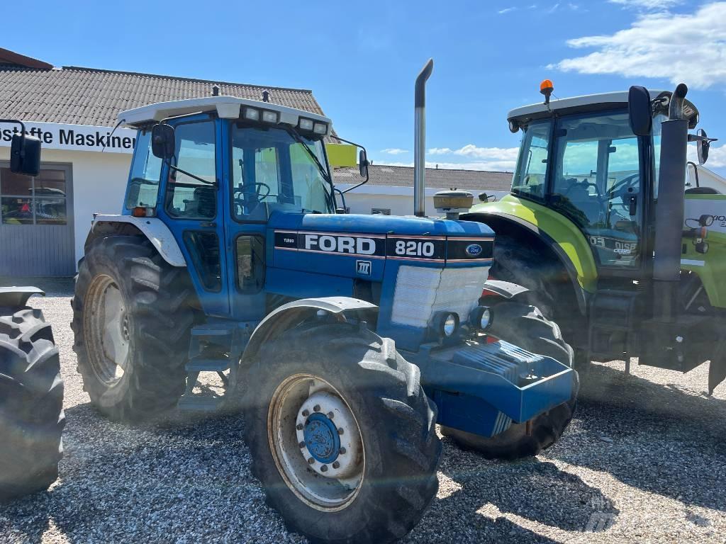 Ford 8210 Force III Trattori