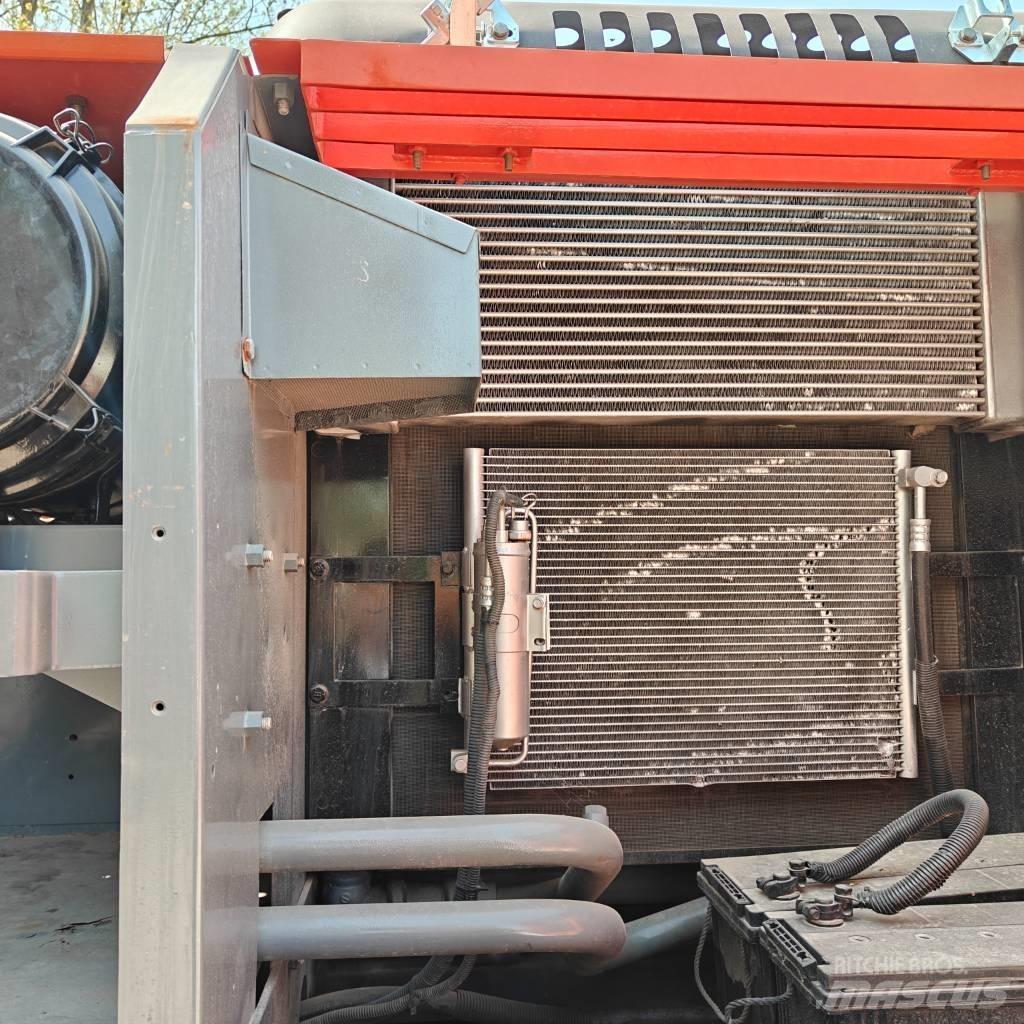 Hitachi ZX200 Escavatori cingolati