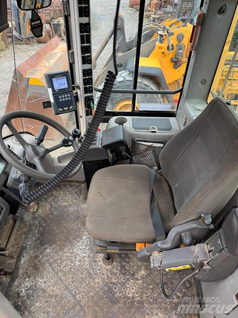 Volvo L 180 F Pale gommate