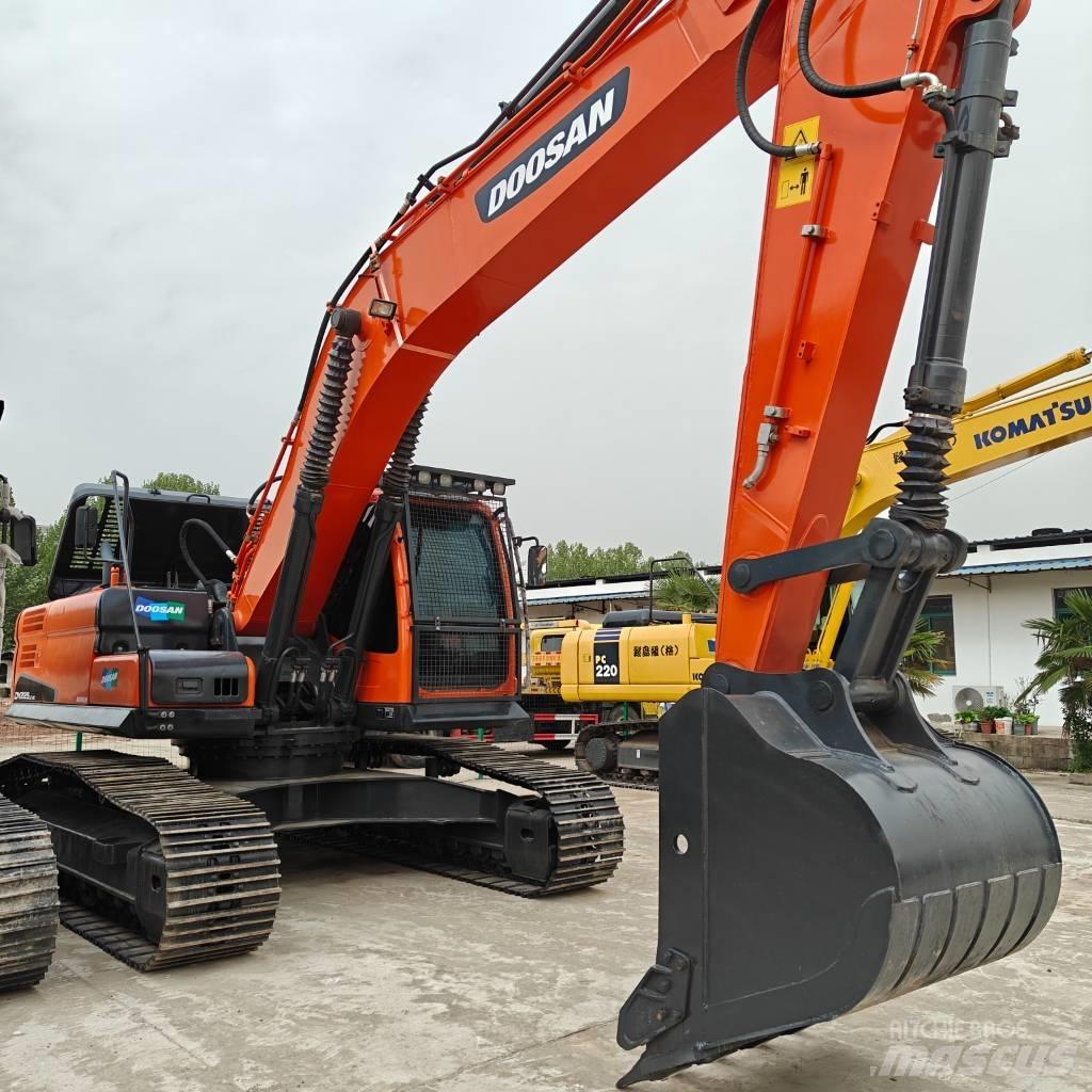 Doosan 225-9C Escavatori cingolati