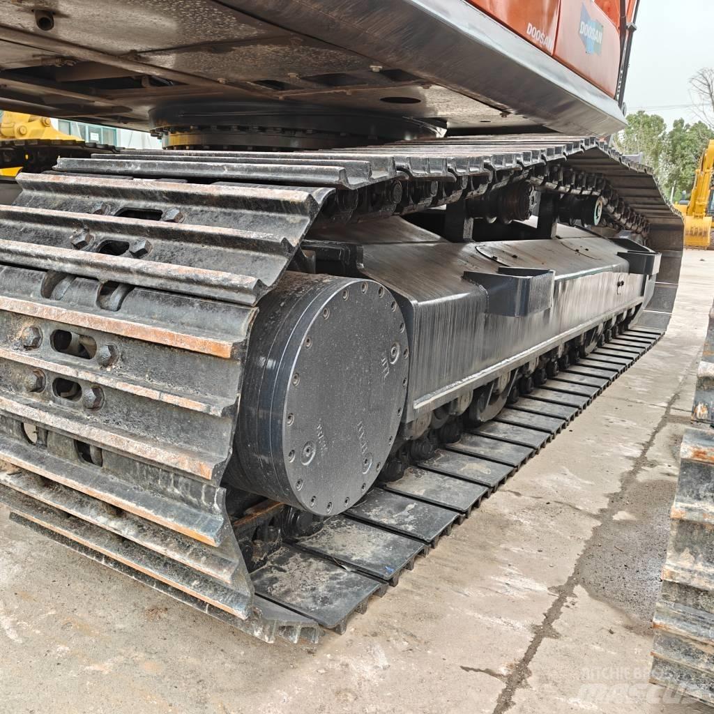 Doosan 225-9C Escavatori cingolati