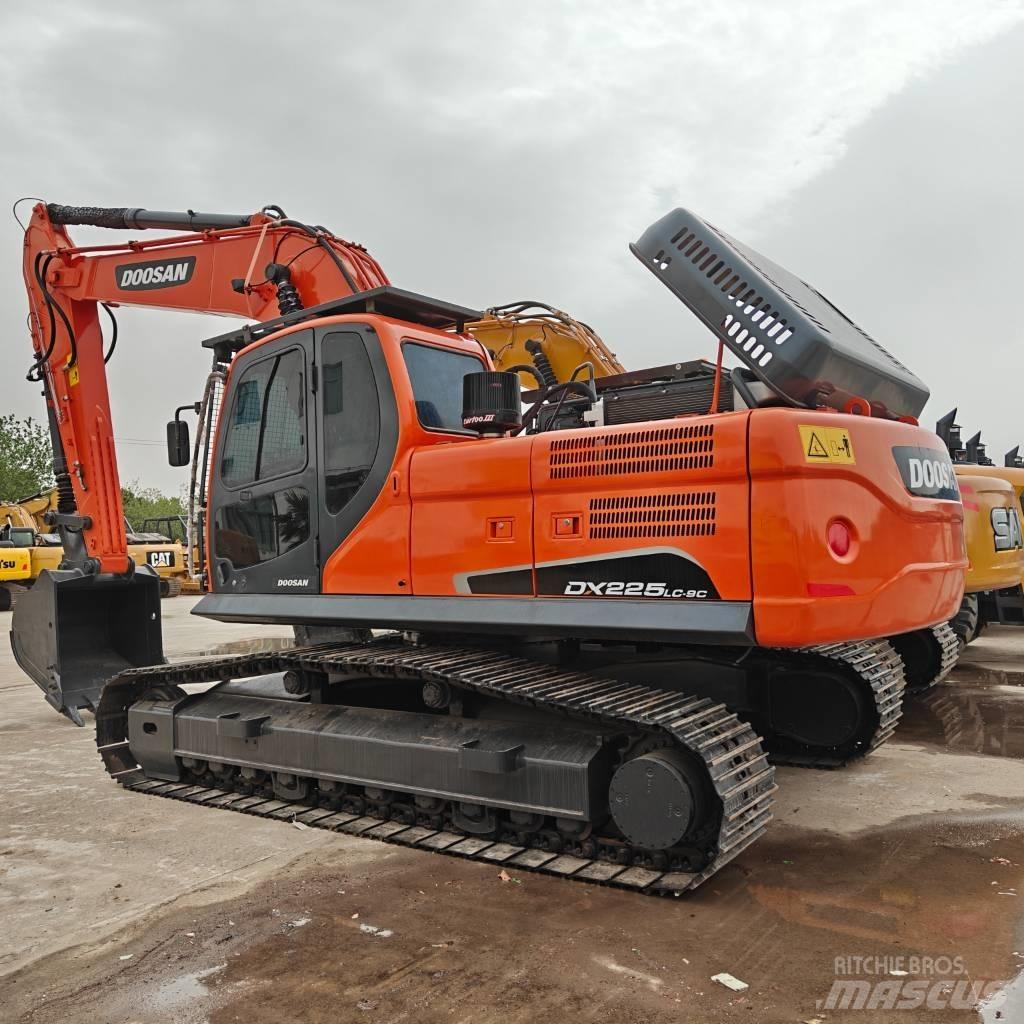 Doosan 225-9C Escavatori cingolati