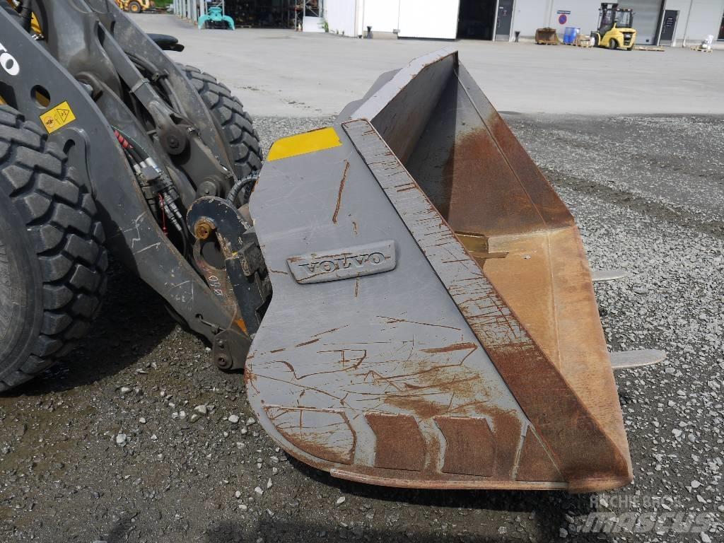 Volvo L 50 G Pale gommate