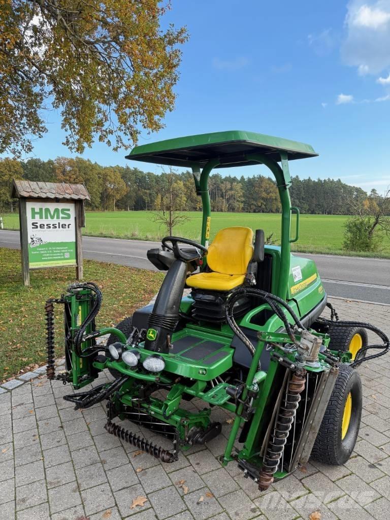 John Deere 8700 A Tosaerba per il fairway