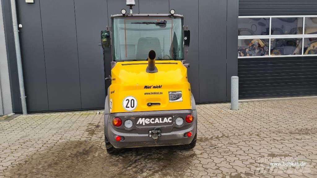 Mecalac AX 700 Pale gommate