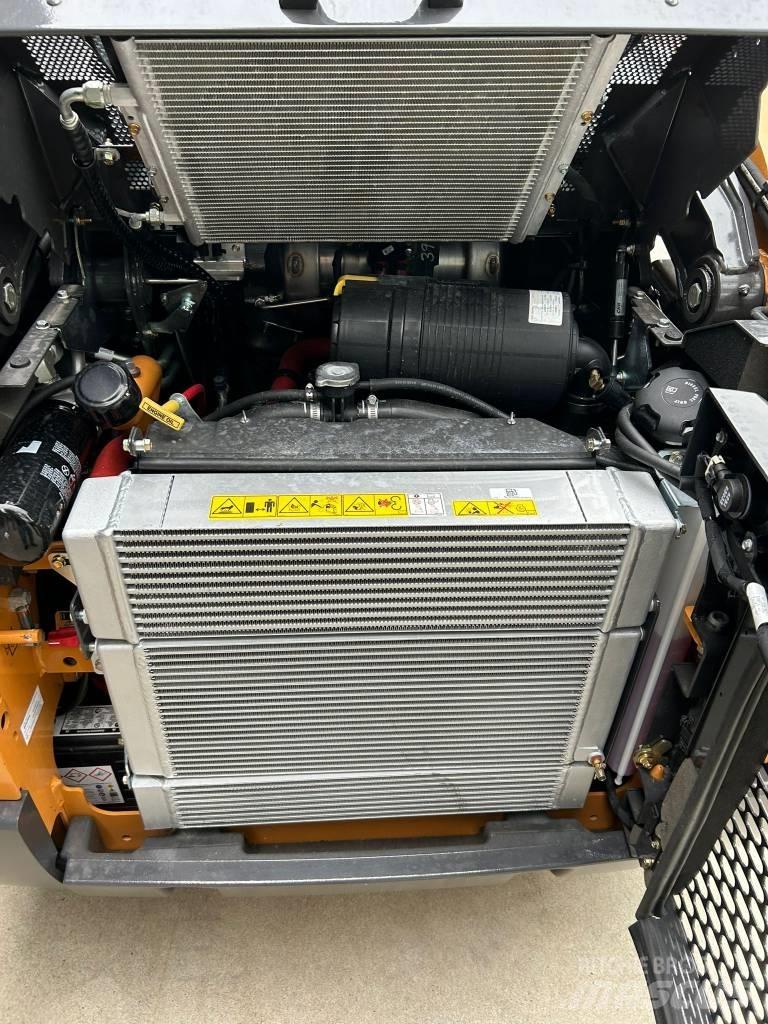 CASE SV185B Mini Pale Gommate