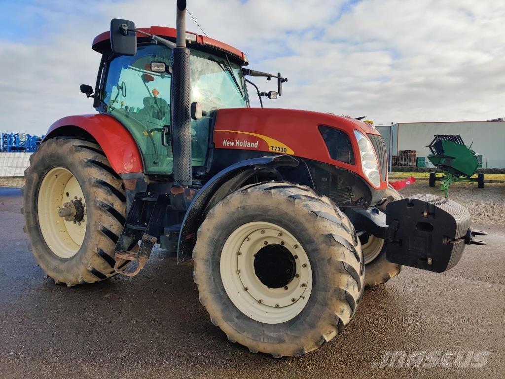 New Holland T7030 Trattori