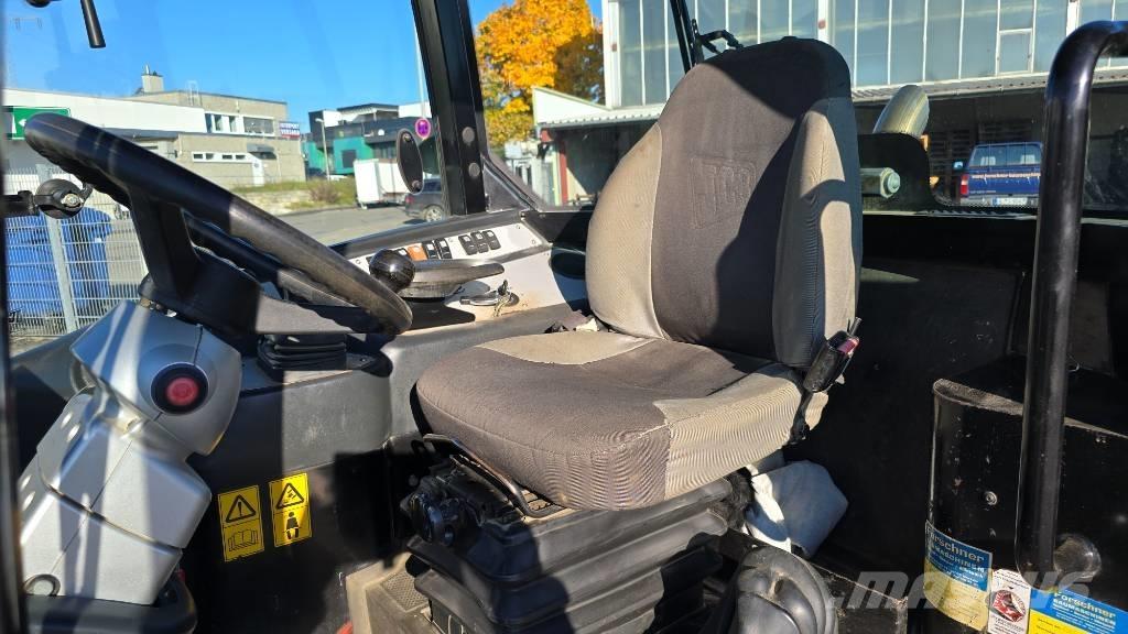 JCB 406 Pale gommate