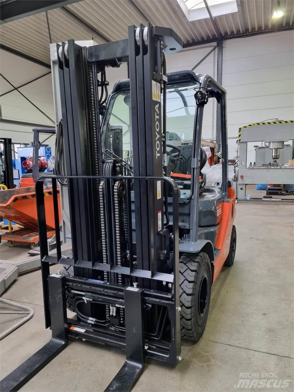 Toyota 02-8FGF25 Carrelli elevatori GPL