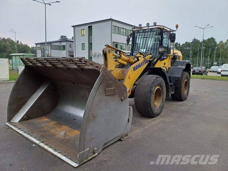 Komatsu WA 320-8 Pale gommate