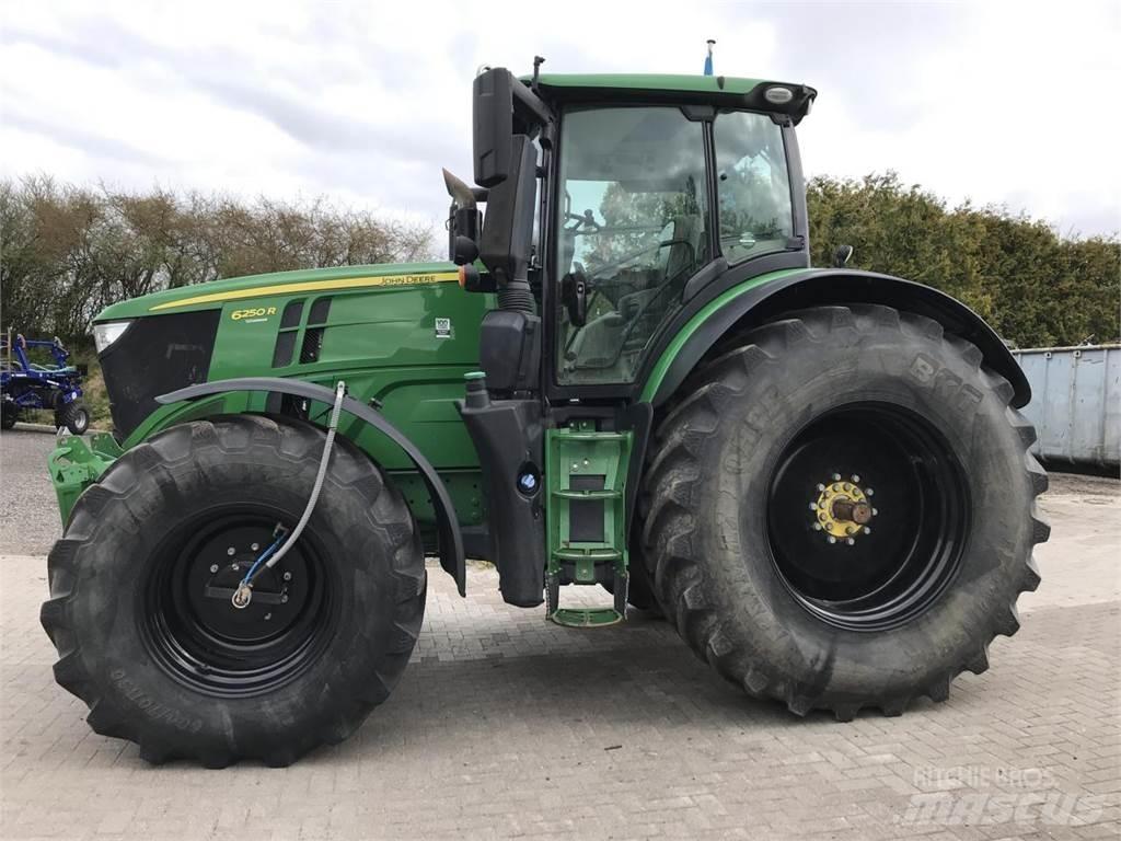 John Deere 6250R Trattori
