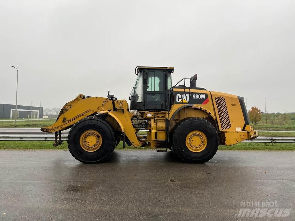 CAT 980M Pale gommate