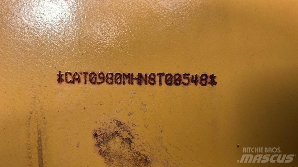 CAT 980M Pale gommate