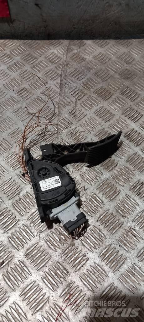 MAN TGX    81259706103 Cabine e interni