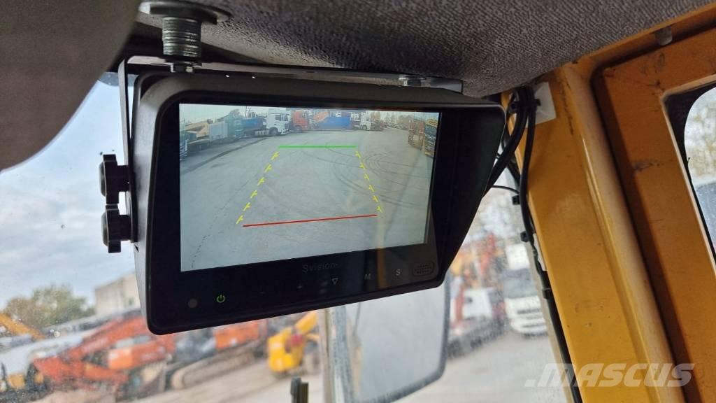 Volvo L 220 D Pale gommate