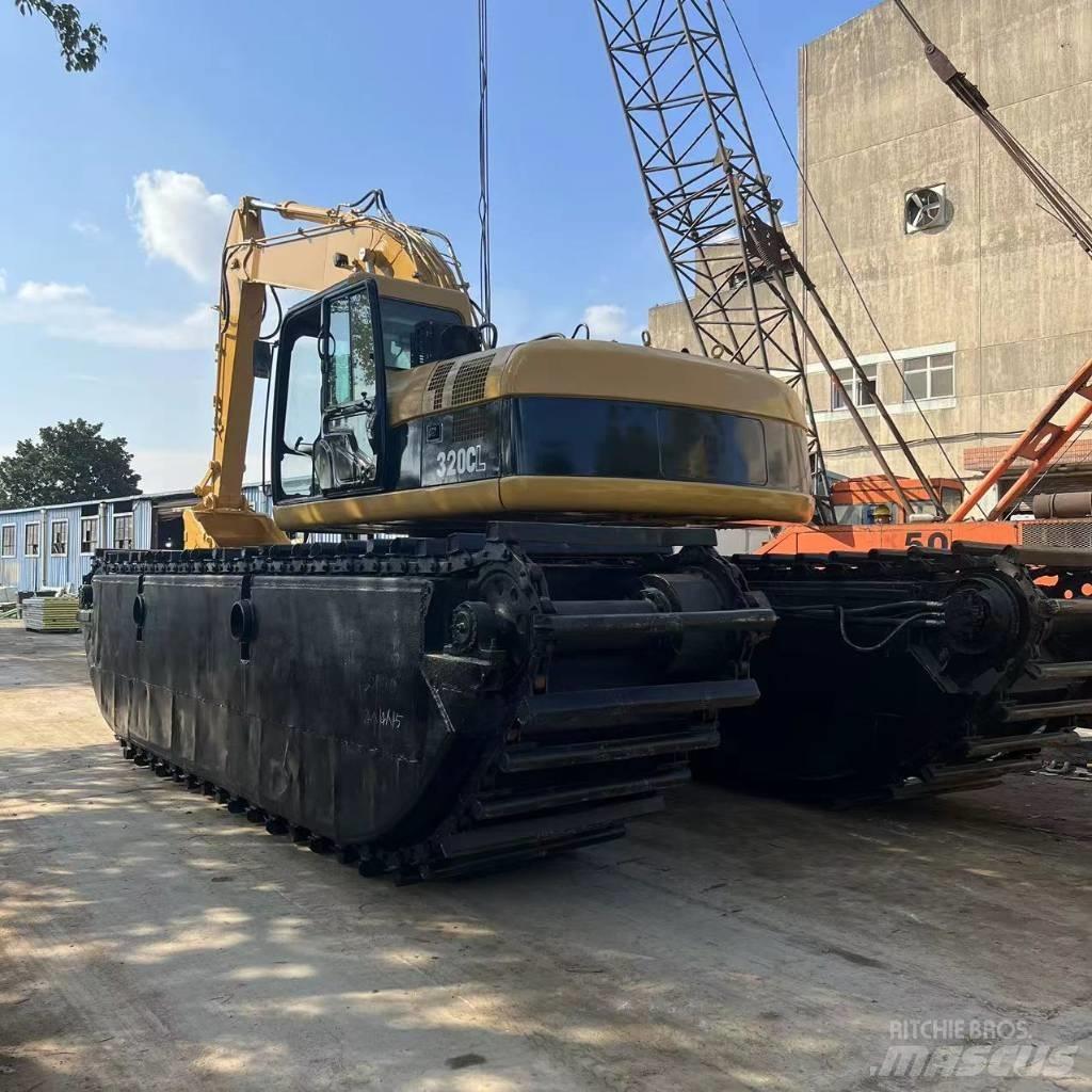 CAT 320 C Escavatori anfibi