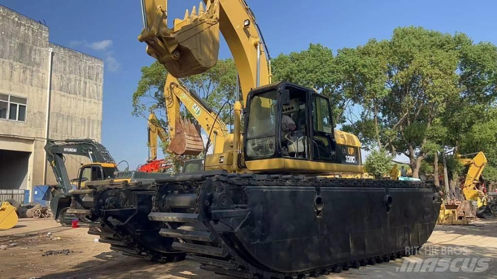 CAT 320 C Escavatori anfibi