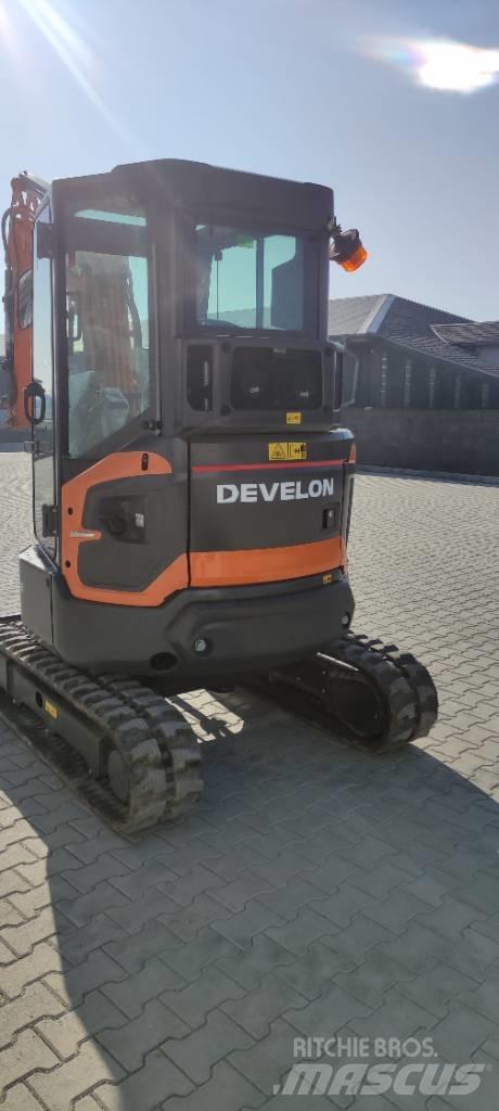 Develon DX 27 Z-7 Miniescavatori