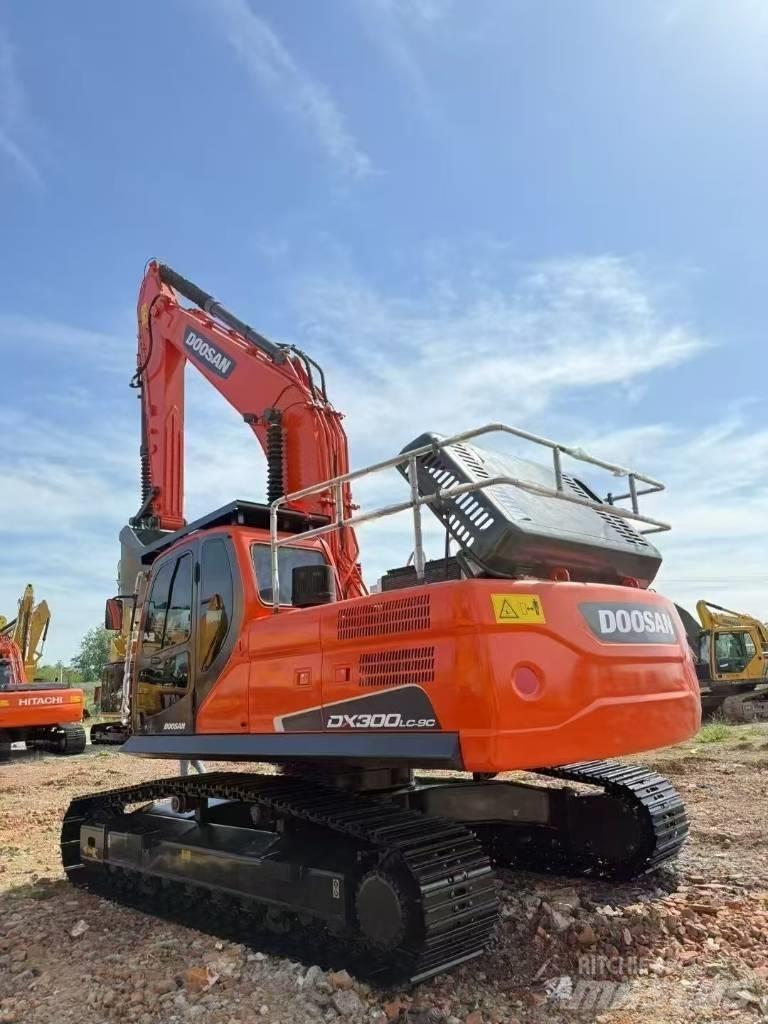 Doosan DX300LC-9C Escavatori cingolati
