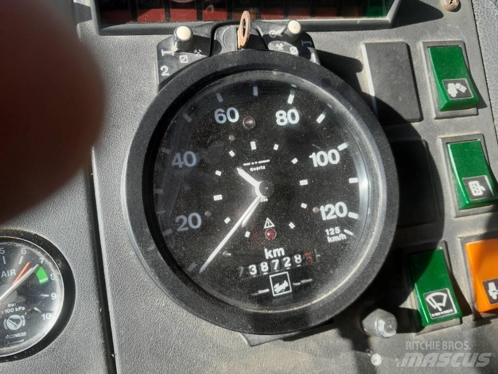 Volvo F12 Camion con sponde ribaltabili