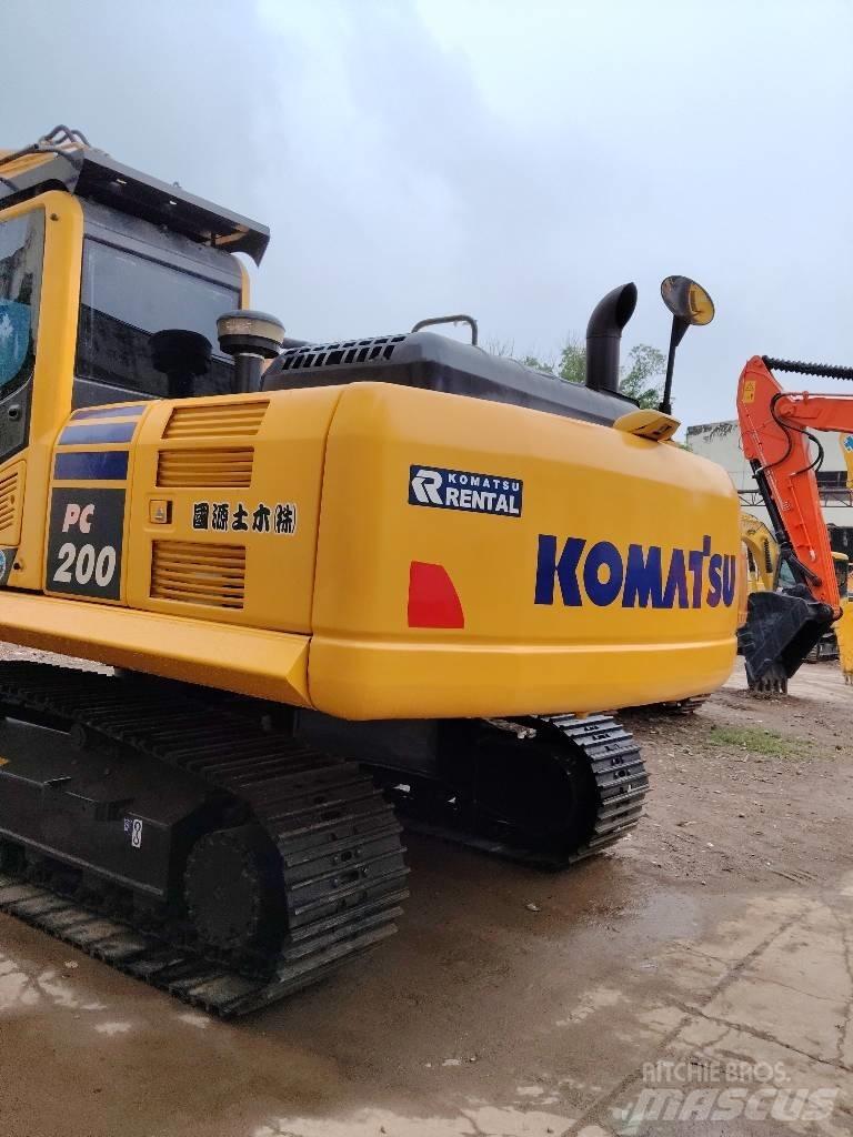 Komatsu PC200-8 Escavatori cingolati