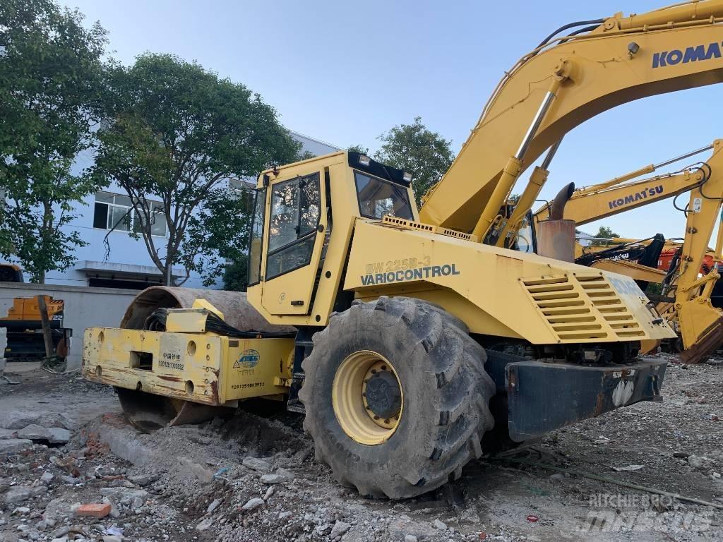 Bomag BW 225 D-3 Rulli a doppio tamburo