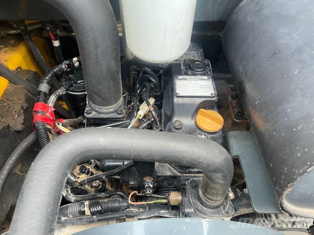 Gehl 3840 E     2015 Mini Pale Gommate