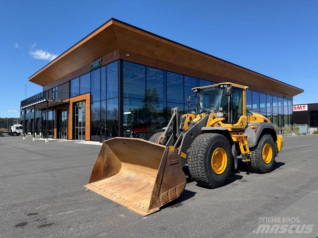 Volvo L120H Pale gommate