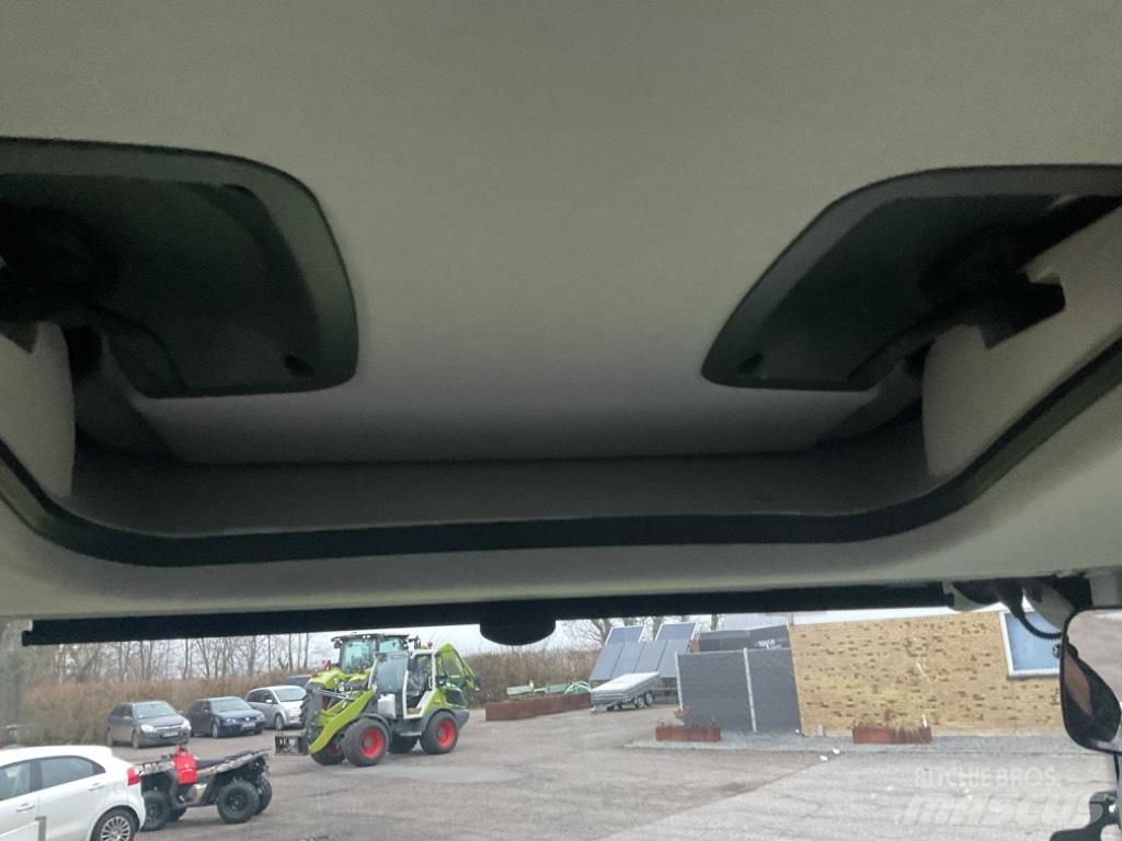 CLAAS ARION 450 Trattori