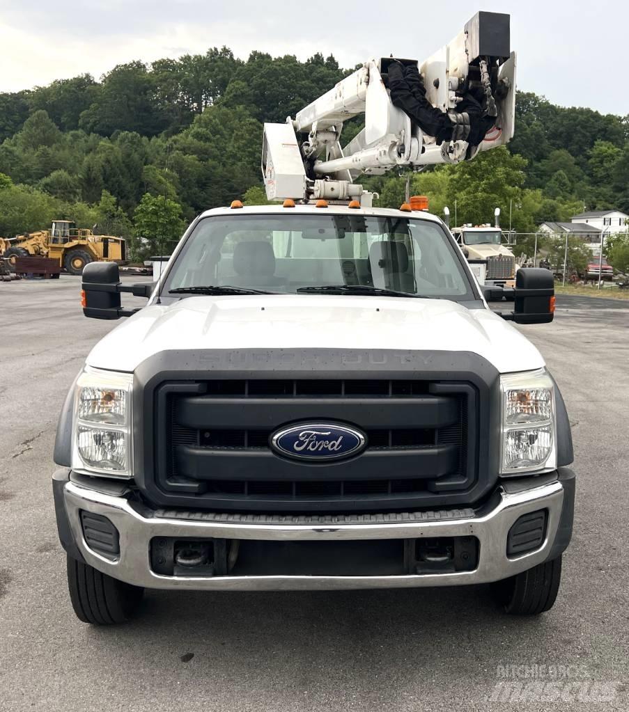 Ford F 550 Piattaforme autocarrate