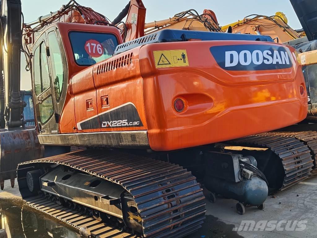 Doosan DX 225 LC-9C Escavatori cingolati