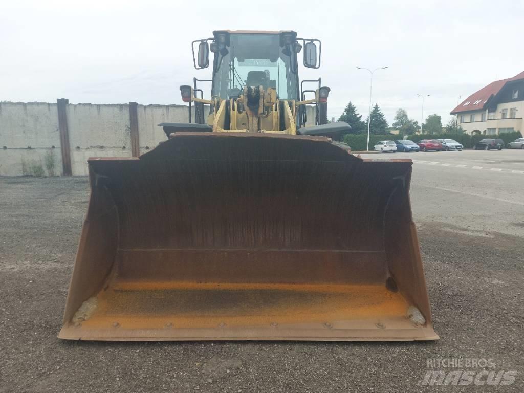 CAT 950G Pale gommate