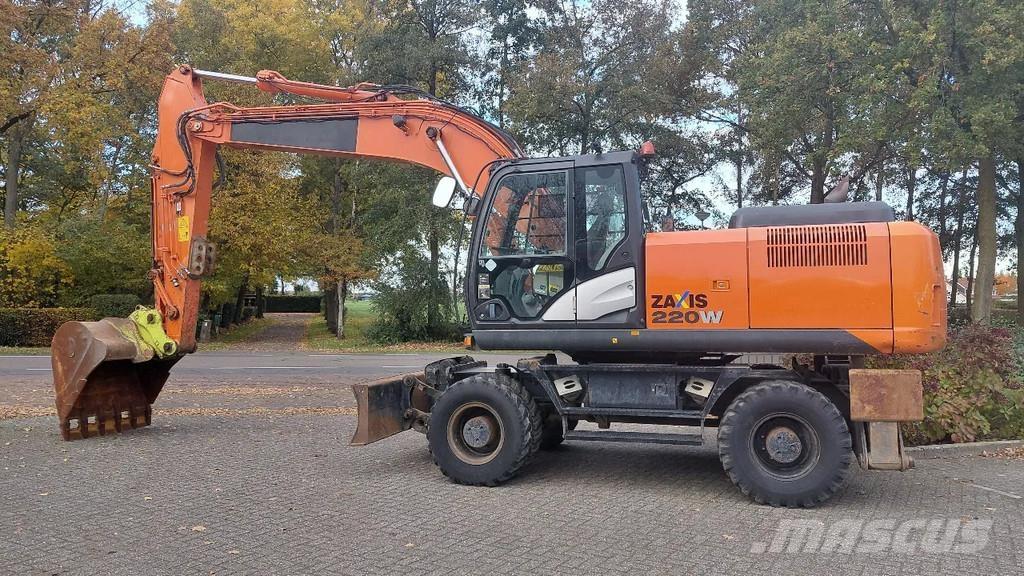 Hitachi ZX220W-5B Escavatori gommati