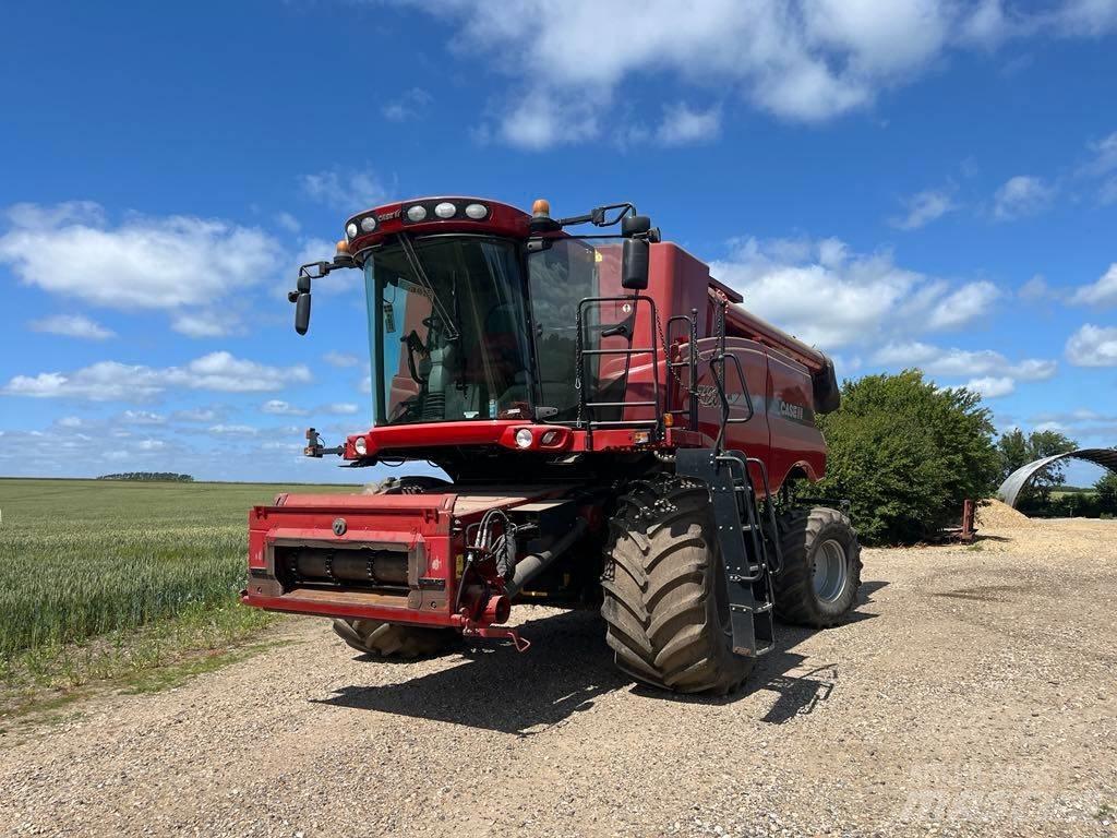 CASE Axial Flow 7120 Mietitrebbiatrici