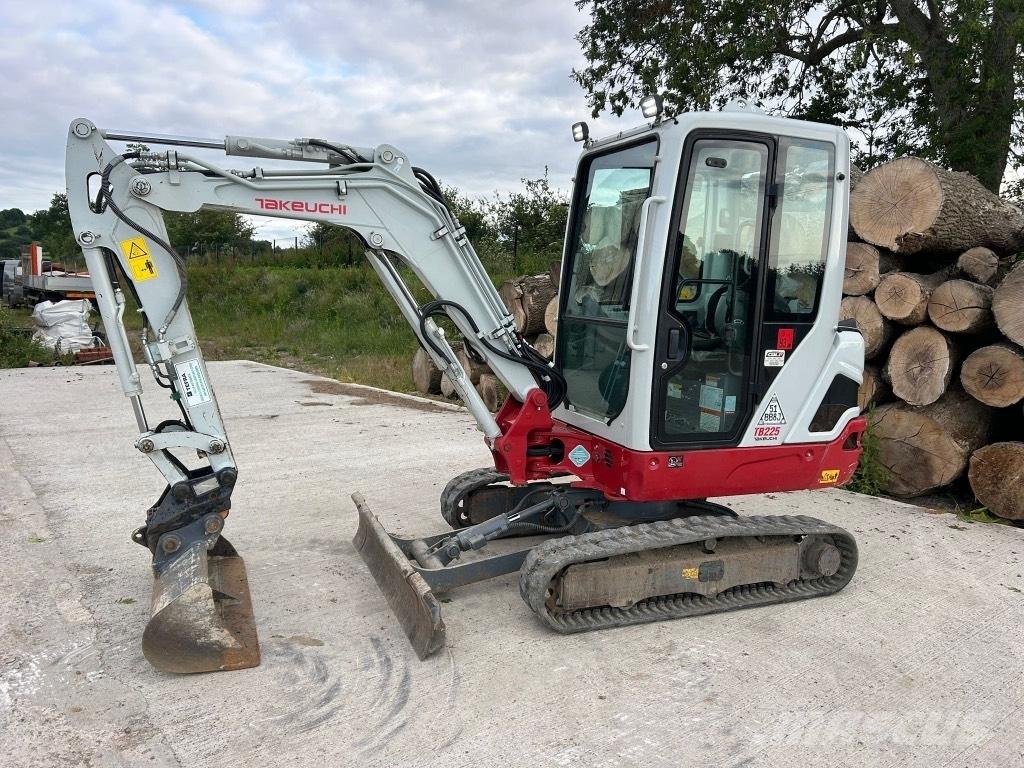 Takeuchi TB 225 Miniescavatori