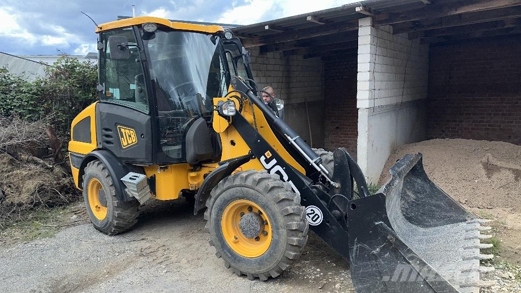 JCB 406 T 4 Pale gommate