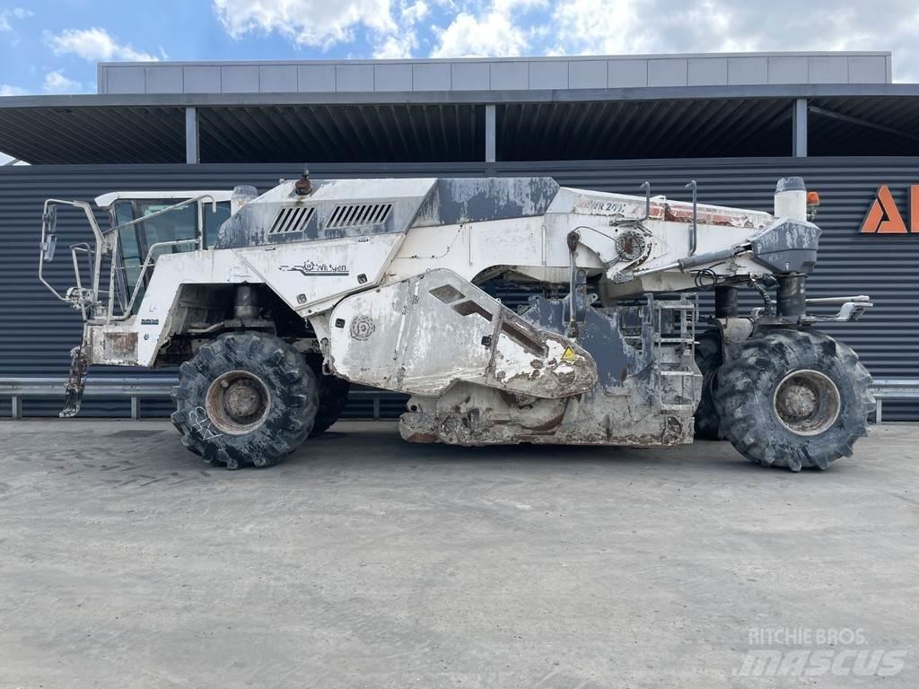 Wirtgen WR 240I Riciclatori d'asfalto