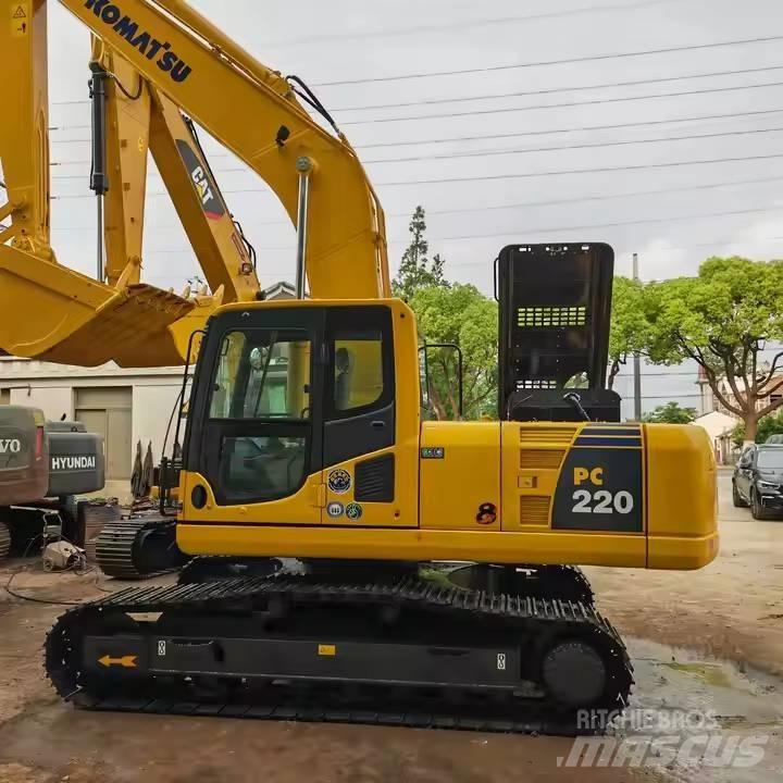 Komatsu PC220-8 Escavatori cingolati