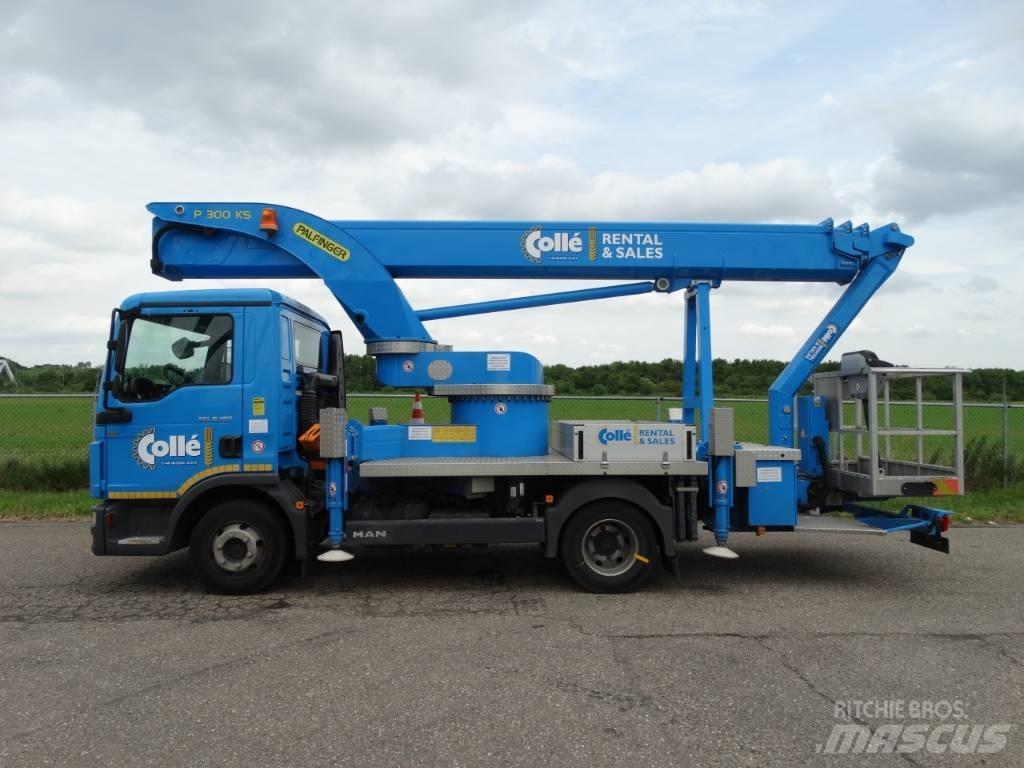 Palfinger P 300 KS Piattaforme autocarrate