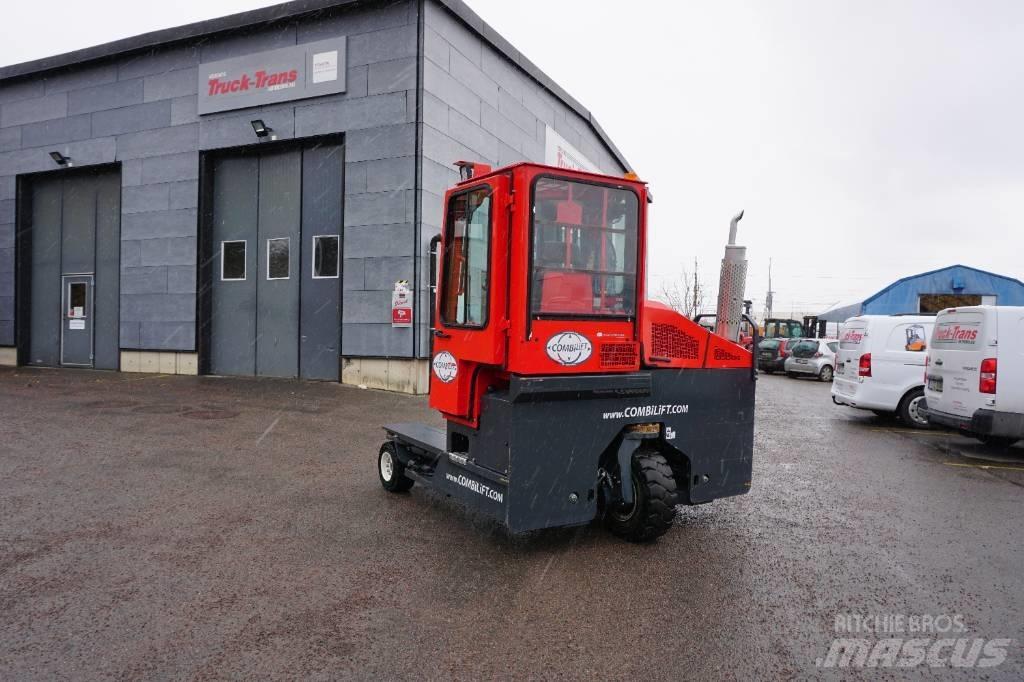 Combilift C4000 Carrello elevatore retrattile a 4 vie