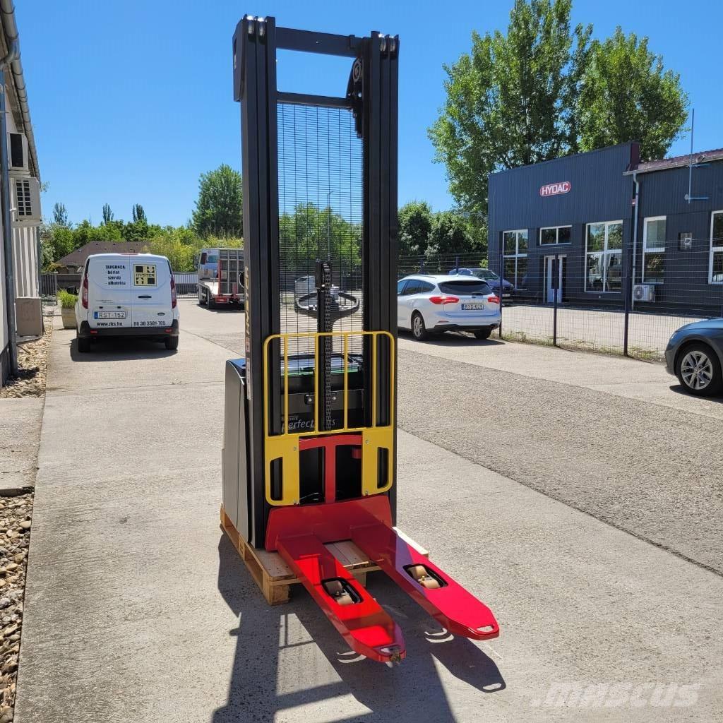 Hyster S 1.6 Transpallet uomo a terra