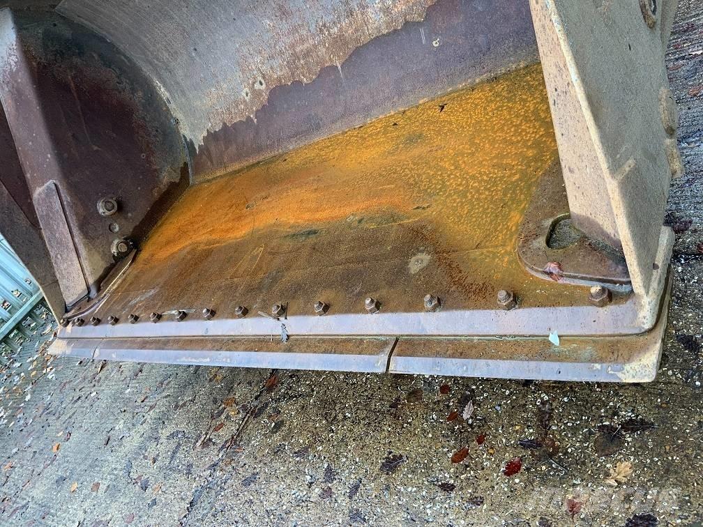 JCB 457 HT Pale gommate