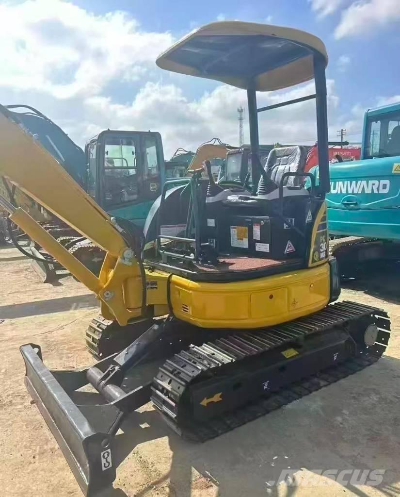 Komatsu PC 30 Miniescavatori