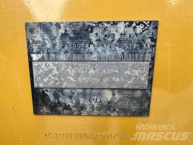 CAT 938M Pale gommate