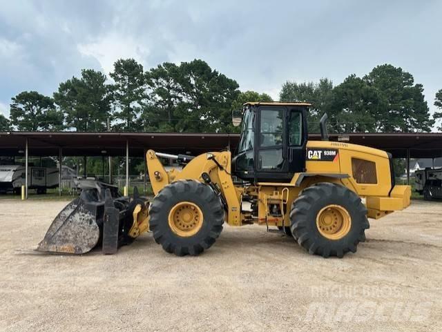 CAT 938M Pale gommate