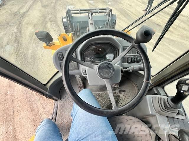 Volvo L 30 G Pale gommate