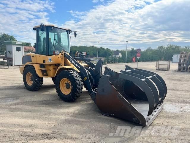 Volvo L 30 G Pale gommate