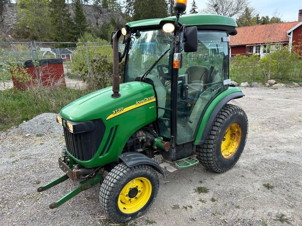 John Deere 3720 Trattori